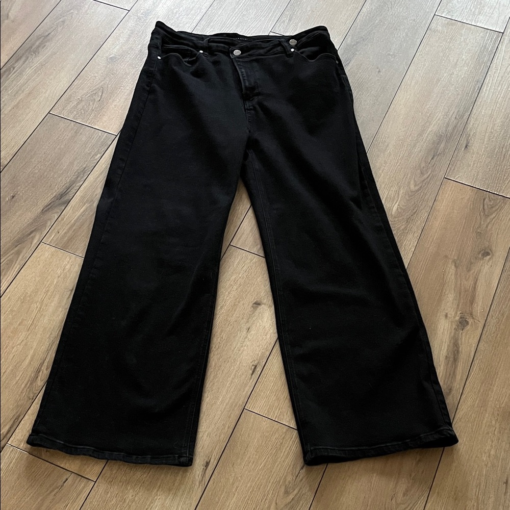 Black Wide-Leg Women's Jeans - Timeless Flare